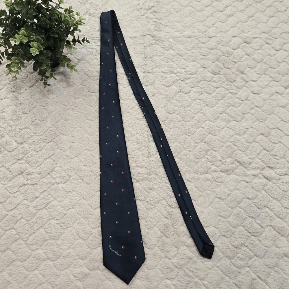 Oscar de la Renta Navy Blue Patterned Tie